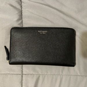 Kate spade passport wallet